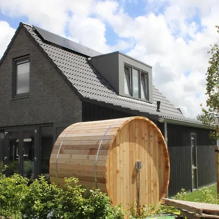 Stylish Coastal With Garden