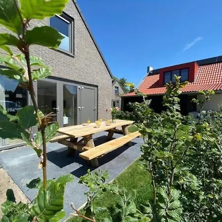 بيت للعطل Stylish Coastal With Garden *